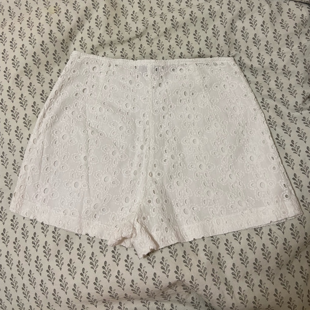 Urban Outfitters High Waisted White Lace Shorts - Picture 5 of 7